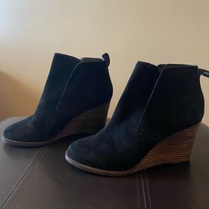 Lucky Brand Leather Wedge Bootie Size 8.5 Black Suede